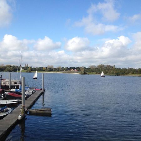 Sailcenter Limburg Vandrerhjem Kinrooi Eksteriør bilde