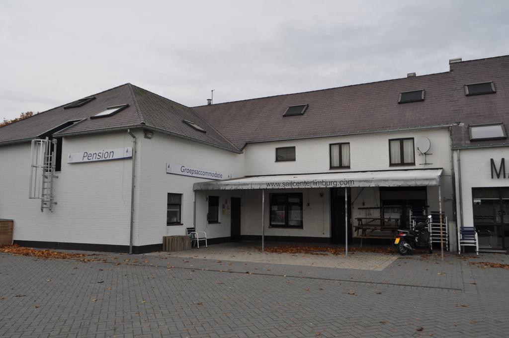 Sailcenter Limburg Vandrerhjem Kinrooi Eksteriør bilde