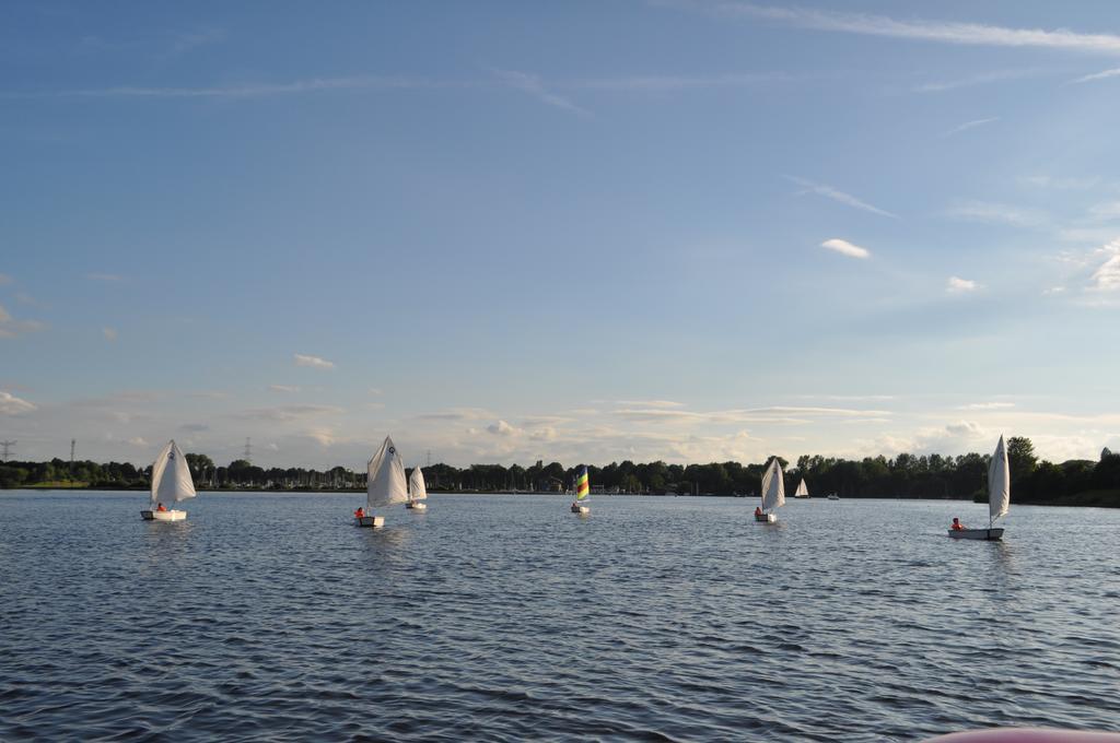 Sailcenter Limburg Vandrerhjem Kinrooi Eksteriør bilde